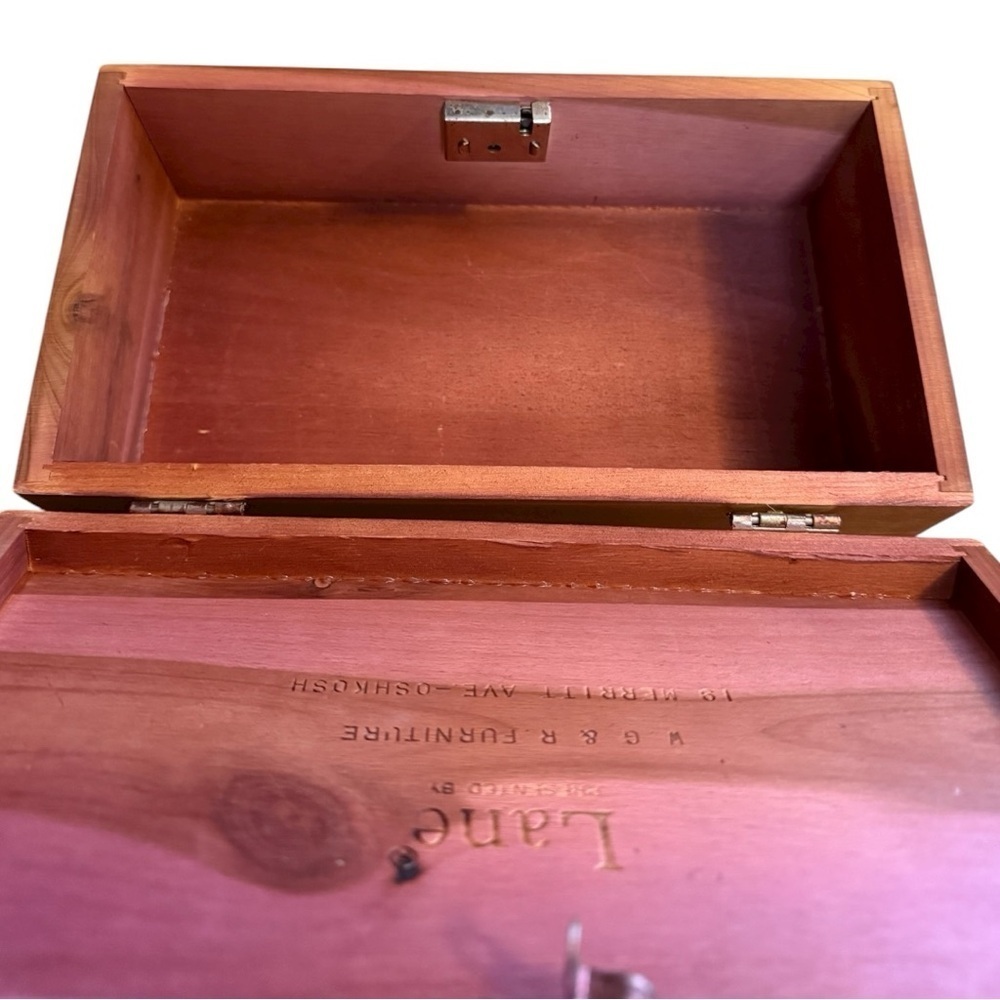 Vintage Mini Lane Cedar Chest - Salesman Sample - Picture 4 of 11